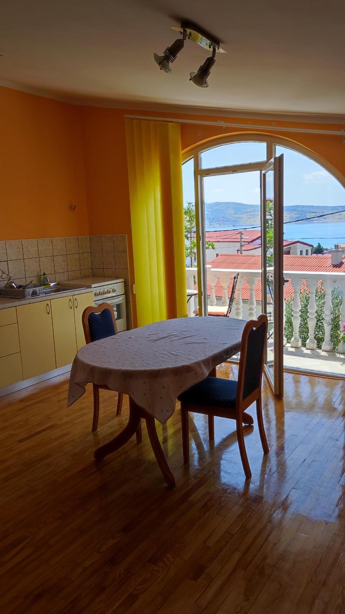 Apartments Veni Up Starigrad Paklenica Bilik gambar